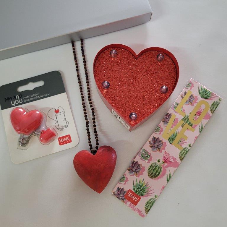Bespoke Gift Boxes | All about the heart Gift Box | In box | Unique Gift Ideas for Her | for Mom | for Women | for Females | for Wife | for Sister | for Girlfriend | for Grandma | for Friends | for Birthday | Gifting Made Simple
